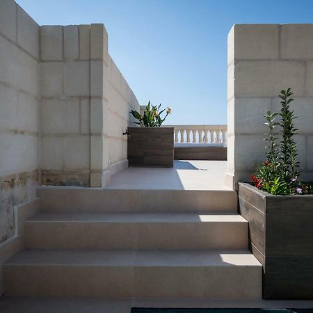 Julesy'S Bnb Cospicua Exterior foto