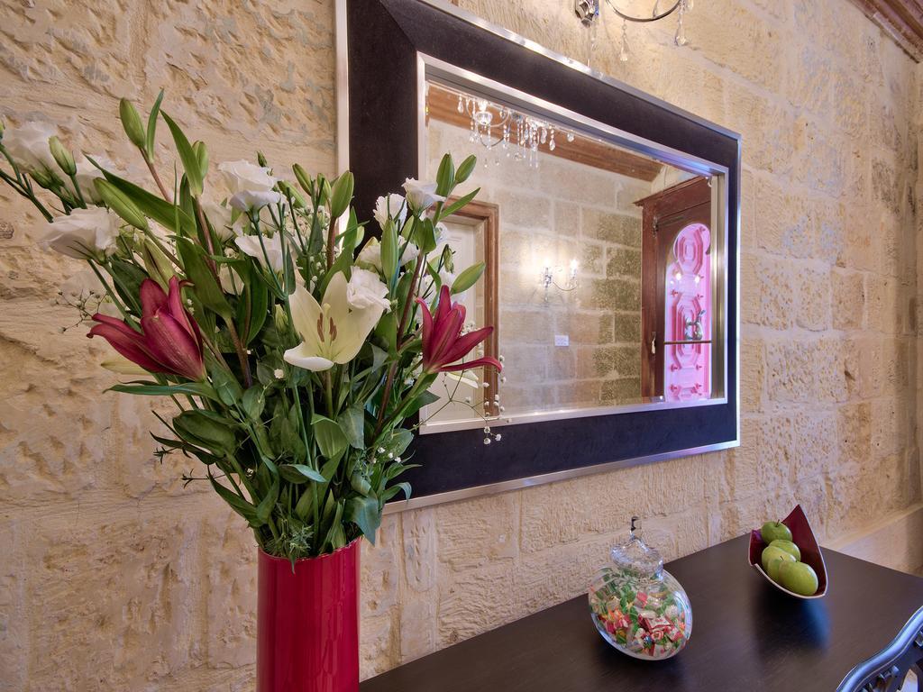 Julesy'S Bnb Cospicua Exterior foto
